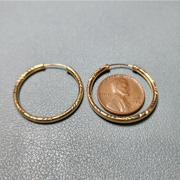 Vintage 18K Yellow Gold Large Diamond Cut Tube Capped Hoop Earrings - Picture 3 of 7